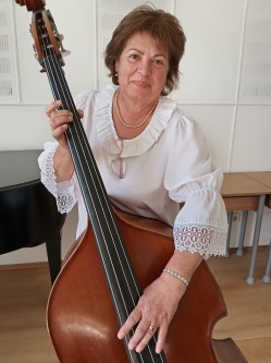 M�ria, 71 �ves t�rskeres� n�, �rd