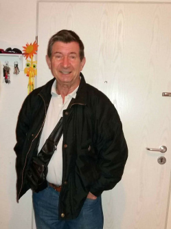 G�bor, 77 �ves t�rskeres� f�rfi, Bajororsz�g