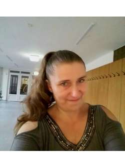 Katalin, 52 �ves t�rskeres� n�, Salg�tarj�n