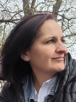 Viki, 48 �ves t�rskeres� n�, St�jerorsz�g