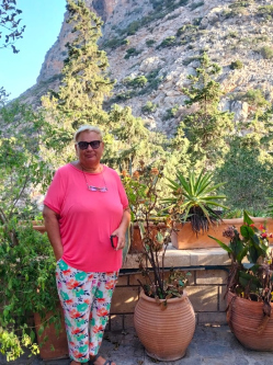 Jolan, 64 �ves t�rskeres� n�, Maros