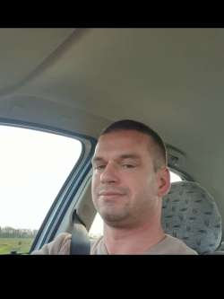 B�la, 41 �ves t�rskeres� f�rfi, Lenti