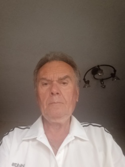 Sandor, 72 �ves t�rskeres� f�rfi, Gy�ngy�s
