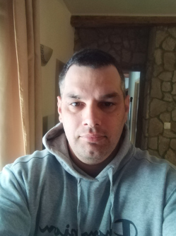Zoli, 40 �ves t�rskeres� f�rfi, Keszthely