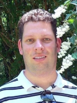 Ervin, 44 �ves t�rskeres� f�rfi, Temes