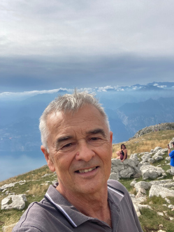 Tibor, 63 �ves t�rskeres� f�rfi, P�patesz�r