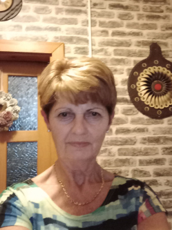 Katalin, 65 �ves t�rskeres� n�, Taktahark�ny