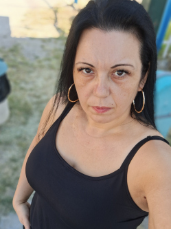 Margit, 42 �ves t�rskeres� n�, Magl�d