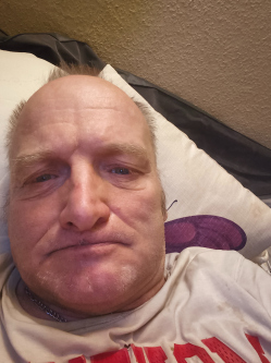 L�szl�, 61 �ves t�rskeres� f�rfi, �zd