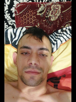 Gabi, 33 �ves t�rskeres� f�rfi, J�szkis�r