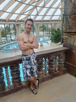 Kriszti�n, 34 �ves t�rskeres� f�rfi, �jsz�sz