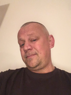 S�ndor, 51 �ves t�rskeres� f�rfi, Gy�r