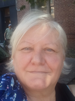 Esther, 58 �ves t�rskeres� n�, Miskolc