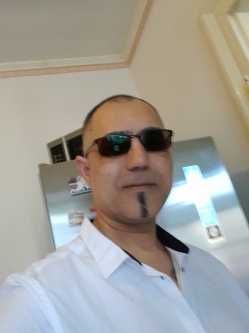 S�ndor, 54 �ves t�rskeres� f�rfi, Szeged