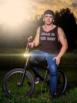 �d�m, 30 �ves t�rskeres� f�rfi, Zalaegerszeg