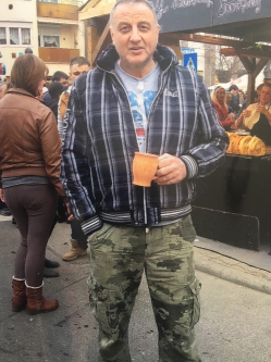 Lajos, 55 �ves t�rskeres� f�rfi, Zeeland