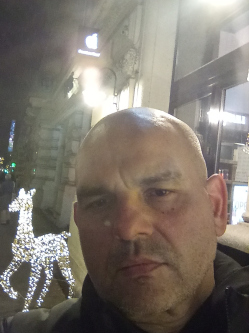 Lajos, 47 �ves t�rskeres� f�rfi, Utrecht