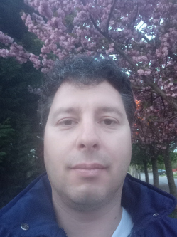 Zoli, 42 �ves t�rskeres� f�rfi, Balatonf�red