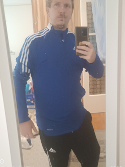 Viktor, 37 �ves t�rskeres� f�rfi, Szolnok