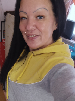 Ibolya, 46 �ves t�rskeres� n�, Sz�rf�ld
