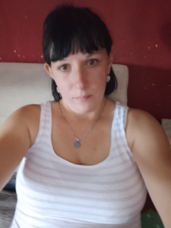 Zsanett, 35 �ves t�rskeres� n�, R�calm�s