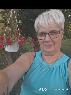 Zsuzsanna, 60 �ves t�rskeres� n�, Sz�p�r