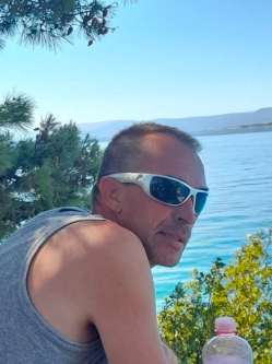 Istv�n, 48 �ves t�rskeres� f�rfi, Miskolc