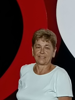 Magdi, 65 �ves t�rskeres� n�, Kisv�rda