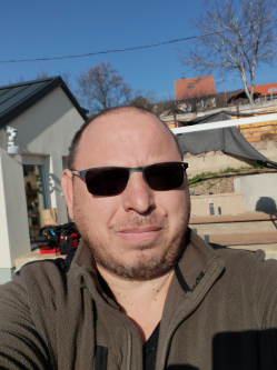Attila, 46 �ves t�rskeres� f�rfi, Esztergom