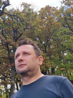 R�bert, 54 �ves t�rskeres� f�rfi, Szeged