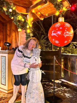 Angi, 55 �ves t�rskeres� n�, Veszpr�m