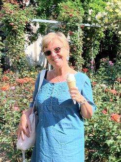 Csilla, 59 �ves t�rskeres� n�, Lit�r