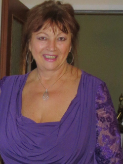 Leni, 71 �ves t�rskeres� n�, Pozsony