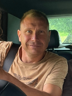 Szabolcs, 45 �ves t�rskeres� f�rfi, Baj�t