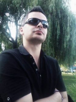 L�szl�, 44 �ves t�rskeres� f�rfi, M�rahalom