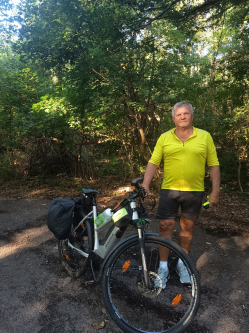 Miki, 69 �ves t�rskeres� f�rfi, P�cs