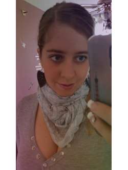 Dia, 38 �ves t�rskeres� n�, Ajka