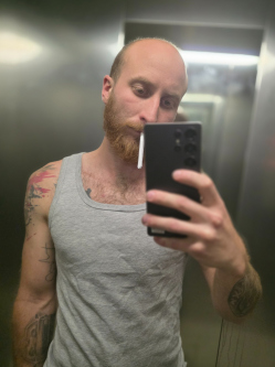 B�lint, 26 �ves t�rskeres� f�rfi, Budapest