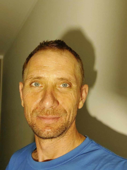 Zoli, 44 �ves t�rskeres� f�rfi, Tiszas�ly