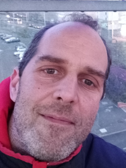 D�vid13, 41 �ves t�rskeres� f�rfi, K�rmend