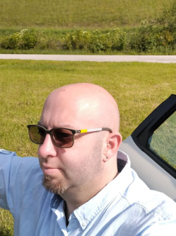 J�zsef, 42 �ves t�rskeres� f�rfi, Balatonber�ny