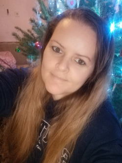 D�ri, 43 �ves t�rskeres� n�, Balatonsz�rsz�