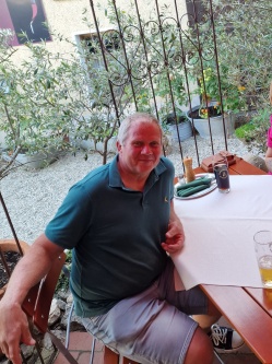 Attila, 63 �ves t�rskeres� f�rfi, Sikl�s