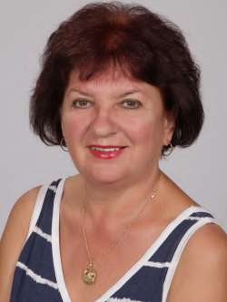 M�rta, 69 �ves t�rskeres� n�, Pozsony