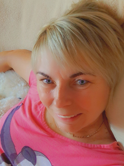 Kata, 54 �ves t�rskeres� n�, L�tav�rtes