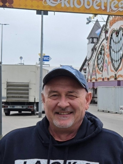 Ervin, 59 �ves t�rskeres� f�rfi, �rd