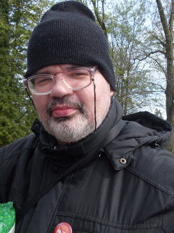 Tam�s, 46 �ves t�rskeres� f�rfi, Hark�ny