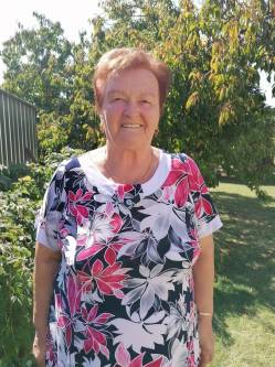 Erzsike53, 72 �ves t�rskeres� n�, Imrehegy