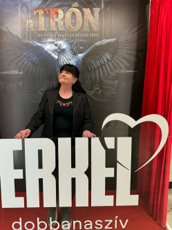 Ildik�, 57 �ves t�rskeres� n�, Nyitra