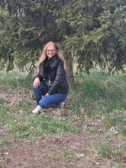 Andrea, 54 �ves t�rskeres� n�, Hossz�p�lyi